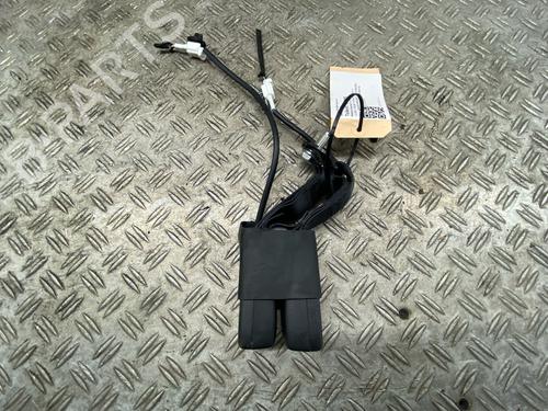 Used Seat buckle NISSAN QASHQAI II SUV (J11, J11_) 1.2 DIG-T (115 hp) 27631108