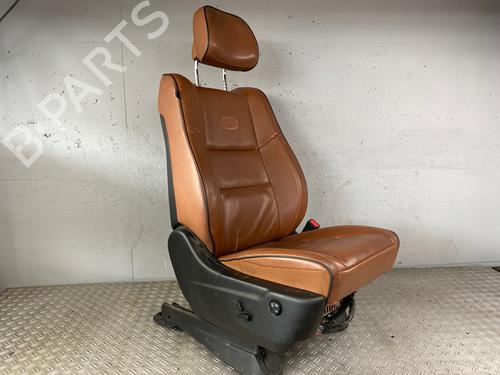 Asiento delantero derecho JEEP GRAND CHEROKEE IV (WK, WK2) 3.0 CRD V6 4x4 (241 hp) 10066773