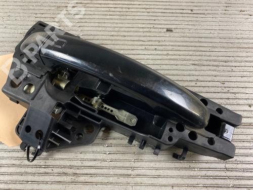 Used Front right exterior door handle Front right exterior door handle AUDI A4 B8 Avant (8K5) 2.0 TDI (170 hp) 11175745 11175745