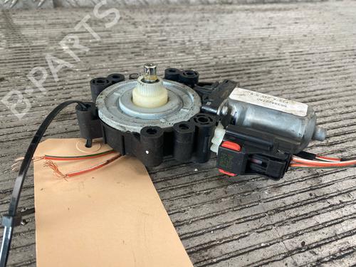Used Left front window motor JEEP GRAND CHEROKEE III (WH, WK) 3.0 CRD 4x4 (218 hp) 21814533