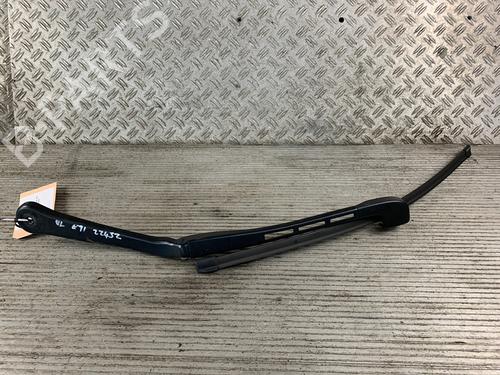Used Front windshield wiper arm BMW 3 Touring (E91) 330 d (245 hp) 16366453