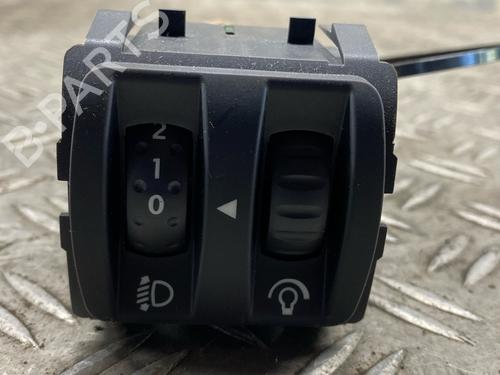 Used Switch RENAULT TWINGO II (CN0_) 1.2 16V (CN0K, CN0V, CN0A) (76 hp) 28075785