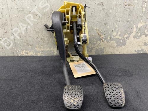 Used Pedal Pedal BMW 5 Touring (E61) 525 d (177 hp) 32982855 32982855