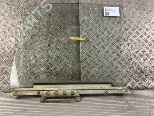 Used Rear left quarter glass MERCEDES-BENZ S-CLASS Saloon (W108, W109) 250 S (108.012) (130 hp) 15710789