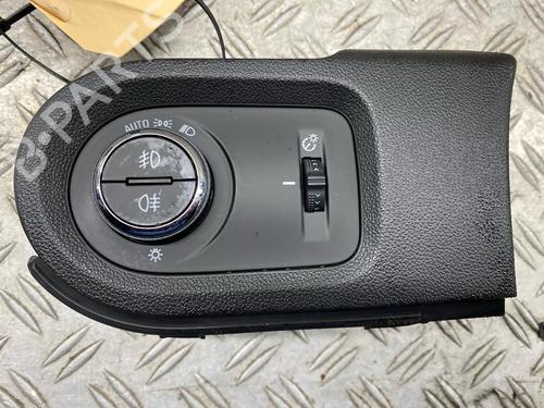 Used Headlight switch OPEL GRANDLAND / GRANDLAND X (A18, P1UO) 1.2 (75) (131 hp) 32305213