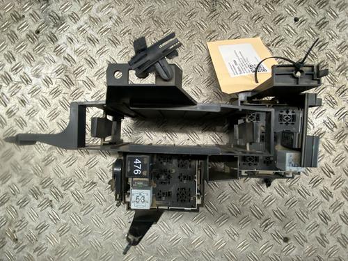 Used Fuse box Fuse box 38049349 38049349