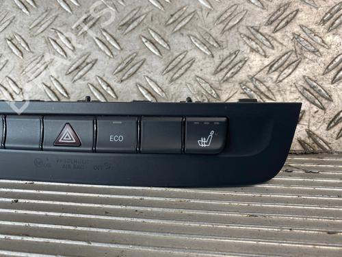 Switch MERCEDES-BENZ B-CLASS Sports Tourer (W246, W242) B 180 (246.242) | BP13003532I30 