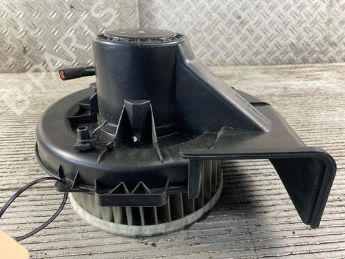 Heater blower motor VW POLO V (6R1, 6C1) 1.4 (6R1) | BP22771688M62 