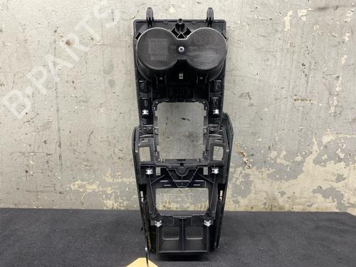 Cup/Object holder AUDI A3 Limousine (8VS, 8VM) 1.0 TFSI | BP32421166I37