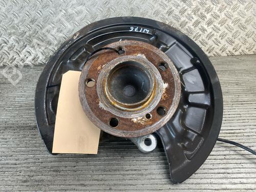 Used Left rear steering knuckle MERCEDES-BENZ A-CLASS (W176) A 180 (176.042) (122 hp) 17367237