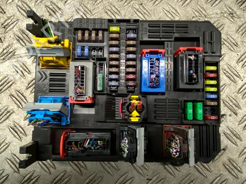 Scatola Fusibili OPEL CROSSLAND X / CROSSLAND (P17, P2QO) 1.2 (75) (131 hp) 31901966