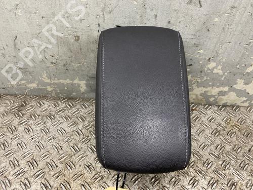 Bracciolo centrale OPEL GRANDLAND / GRANDLAND X (A18, P1UO) 1.2 (75) (131 hp) 32305225