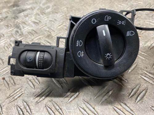 Used Headlight switch Headlight switch 37713966 37713966
