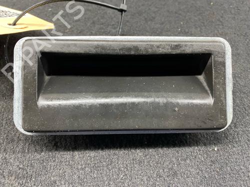 tailgate-handle-audi-a3-limousine-8vs-8vm-2013-2014-2015-2016-2017-2018-2019-2020-2021-32438449 main image