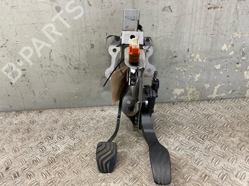 Pedal NISSAN QASHQAI II SUV (J11, J11_) 1.2 DIG-T (115 hp) 27631117