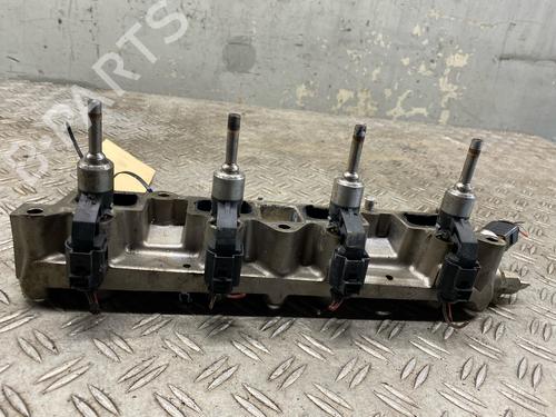 Used Injection rail VW GOLF V (1K1) 1.4 TSI (122 hp) 28151292