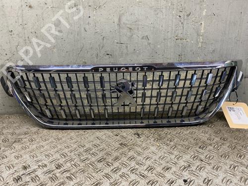 Grill Grill PEUGEOT 2008 I (CU_) 1.2 THP 110 / PureTech 110 (110 hp) 33698041 33698041