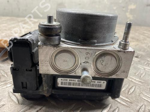 Used ABS pump NISSAN MICRA III (K12) 1.2 16V (65 hp) 27383625