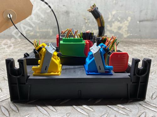 Fuse box CITROËN C4 II (NC_) 1.6 HDi 90 | BP32060254E1 