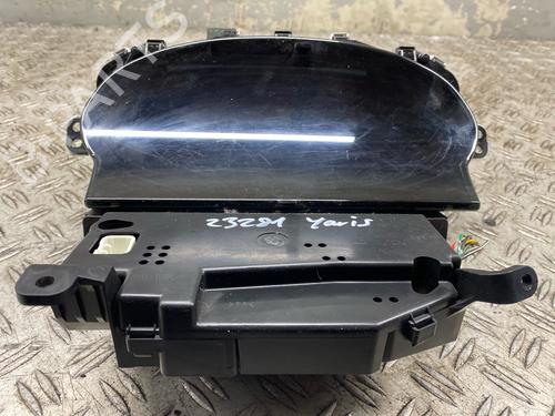 Used Instrument cluster Instrument cluster TOYOTA YARIS VERSO (_P2_) 1.3 (NCP20_, NCP22_, NCP20R, NCP22R) (84 hp) 36570231 36570231