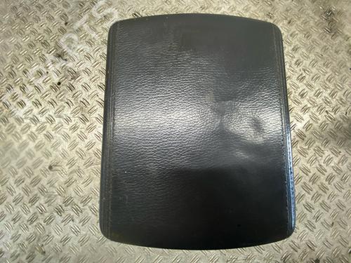 Used Armrest / Center console Armrest / Center console 37713964 37713964