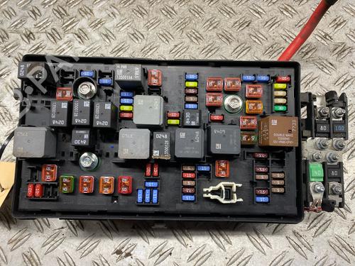 Fuse box OPEL INSIGNIA A (G09) 2.0 CDTI (68) | BP30975249E1