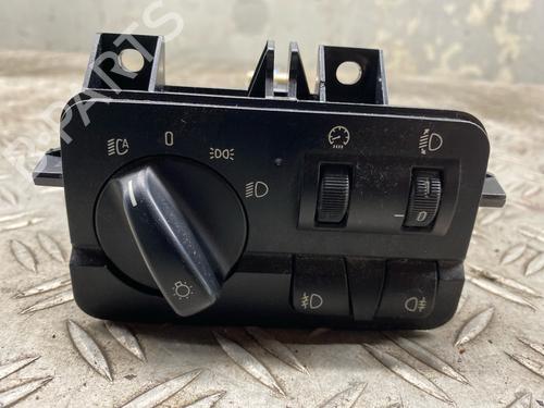 Used Headlight switch BMW 3 Touring (E46) 320 d (150 hp) 28520300