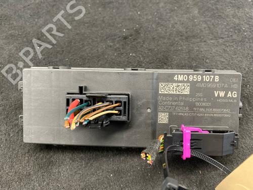 Used Electronic module Electronic module AUDI A4 B9 Avant (8W5, 8WD) 2.0 TDI (150 hp) 33242946 33242946