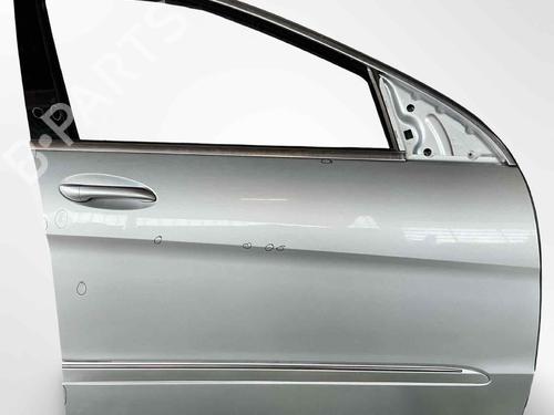 Used Right front door Right front door 38069929 38069929