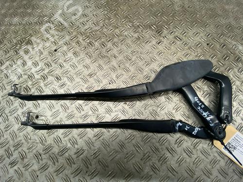 Used Front windshield wiper arm MERCEDES-BENZ E-CLASS T-Model (S211) E 320 T CDI (211.222) (224 hp) 28494238