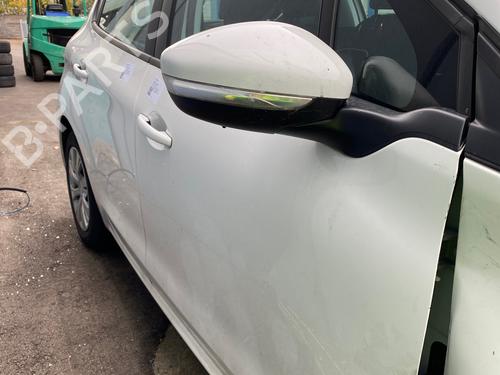 Dør højre fortil Dør højre fortil PEUGEOT 208 I (CA_, CC_) 1.2 PureTech 82 (82 hp) 15626067 15626067