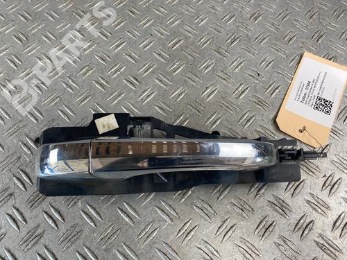 Used Rear right exterior door handle Rear right exterior door handle JEEP GRAND CHEROKEE IV (WK, WK2) 3.0 CRD V6 4x4 (241 hp) 10083664 10083664
