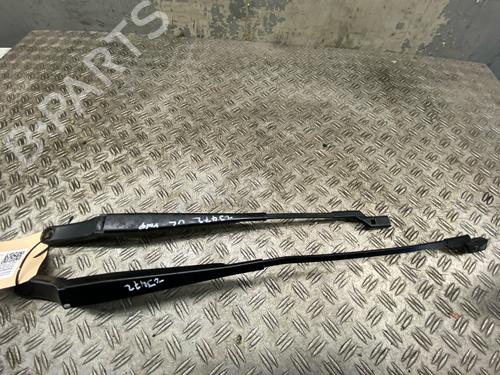 Used Front windshield wiper arm Front windshield wiper arm VW UP! (121, 122, BL1, BL2, BL3, 123) 1.0 (60 hp) 40529233 40529233