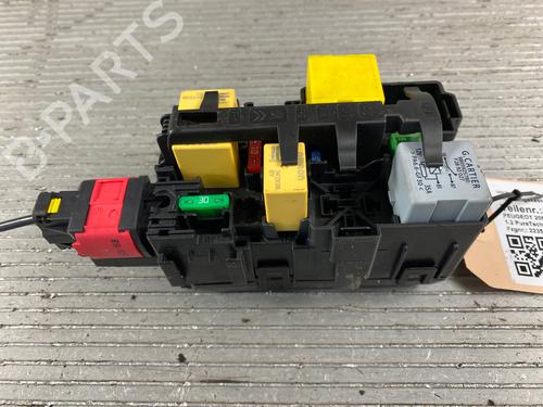Used Fuse box PEUGEOT 208 I (CA_, CC_) 1.2 PureTech 82 (82 hp) 15832530
