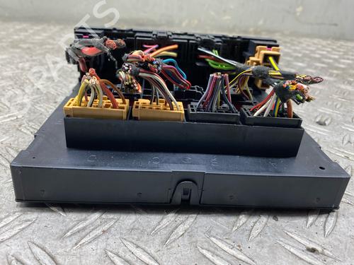 Fuse box VW GOLF PLUS V (5M1, 521) 1.4 16V | BP25478354E1 