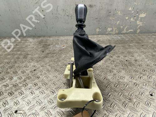 Used Gear lever NISSAN PRIMERA Hatchback (P12) 2.0 (140 hp) 28058144