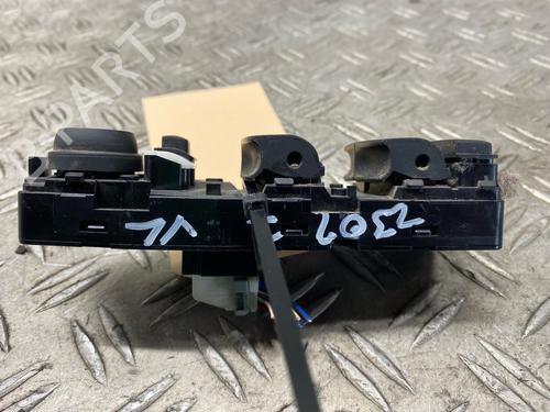 Left front window switch BMW 5 Touring (F11) 520 d | BP26738689I27 