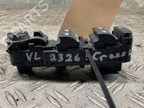 Left front window switch OPEL CROSSLAND X / CROSSLAND (P17, P2QO) 1.2 (75) | BP31974945I27