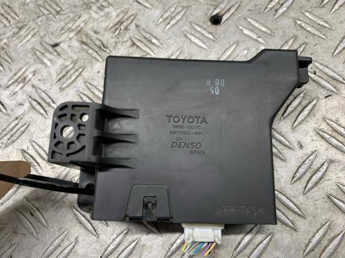 Used Control unit TOYOTA YARIS (_P9_) 1.3 VVT-i (SCP90_, SCP90R) (87 hp) 24824077