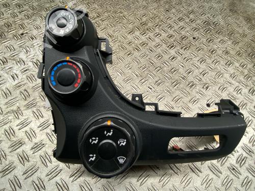 AC-Styringsenhed/Manøvreenhed HONDA JAZZ III (GE_, GG_, GP_, ZA_) 1.2 (GG1) (90 hp) 30730464