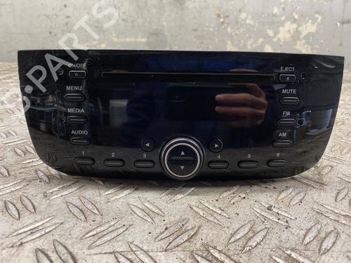 Used Radio FIAT GRANDE PUNTO (199_) 1.4 (199AXB11, 199AXB1A, 199BXB1A, 199AXL1A) (77 hp) 23314419