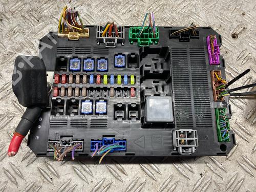 Used Fuse box JAGUAR XF I (X250) 3.0 D (211 hp) 23431618