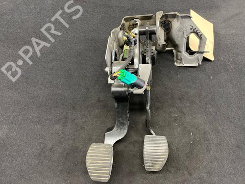 Used Pedal Pedal PEUGEOT 2008 I (CU_) 1.2 THP 110 / PureTech 110 (110 hp) 33690555 33690555
