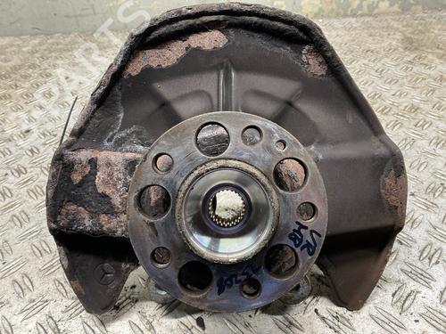 Used Right front steering knuckle MERCEDES-BENZ A-CLASS (W169) A 180 (169.032, 169.332) (116 hp) 31115035
