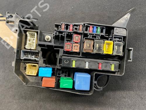 Used Fuse box Fuse box TOYOTA RAV 4 III (_A3_) 2.2 D 4WD (ALA30_, ALA30R) (136 hp) 33829896 33829896