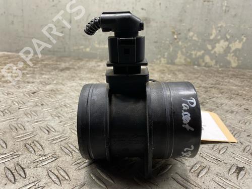 Used Mass air flow sensor VW PASSAT B6 Variant (3C5) 2.0 TDI (140 hp) 31770104