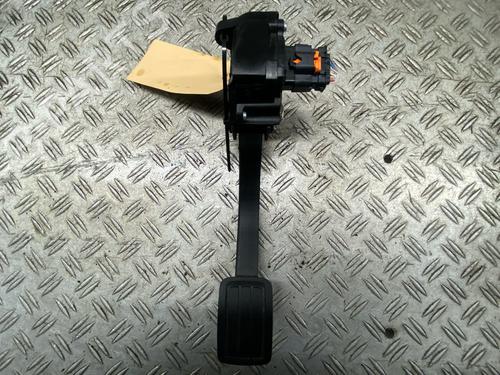 Pedal OPEL GRANDLAND / GRANDLAND X (A18, P1UO) 1.2 (75) (131 hp) 32305244