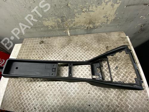 Used Middle console Middle console MERCEDES-BENZ E-CLASS (W124) E 220 (124.022) (150 hp) 36667402 36667402