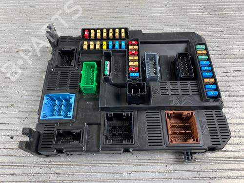 Used Fuse box PEUGEOT 208 I (CA_, CC_) 1.2 PureTech 82 (82 hp) 15832516