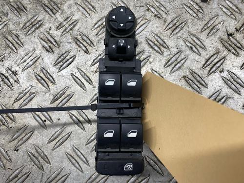 Pulsantiera anteriore sinistra OPEL CROSSLAND X / CROSSLAND (P17, P2QO) 1.2 (75) (131 hp) 31974945